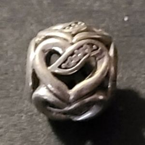 PANDORA SILVER HEART..